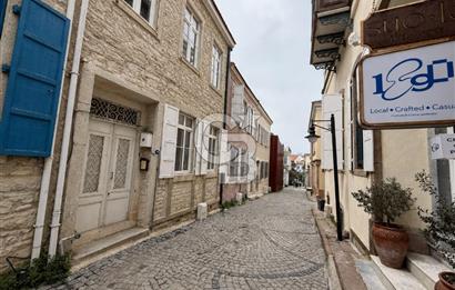 Urla Sanat sokağında Kiralık tarihi Taş konak 