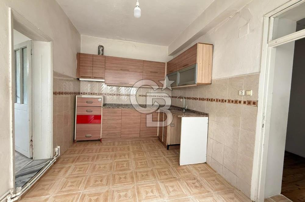Urla Sanat sokağında Kiralık tarihi Taş konak 