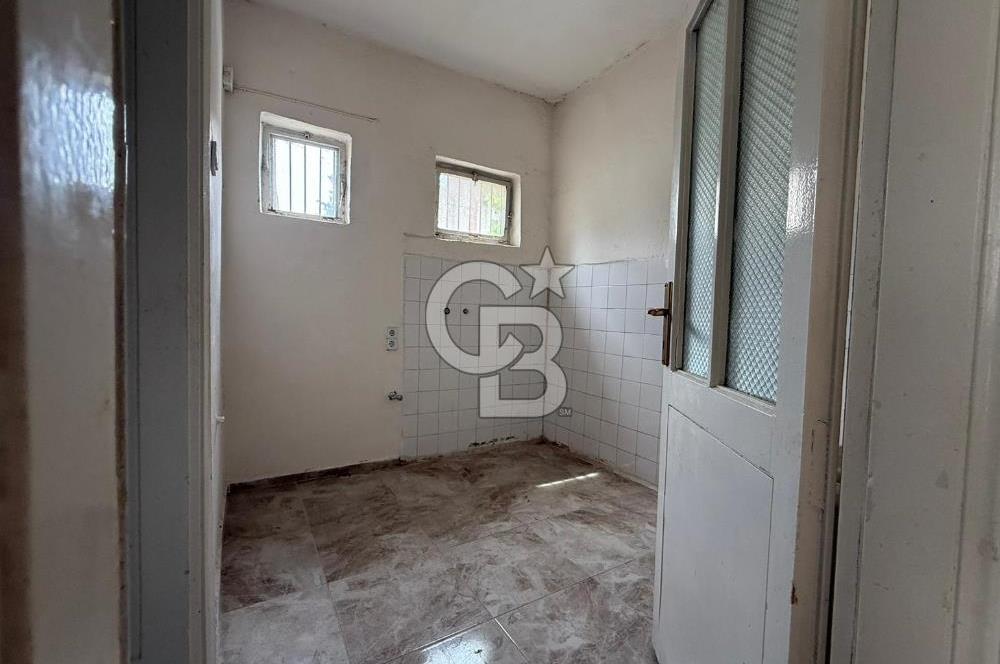 Urla Sanat sokağında Kiralık tarihi Taş konak 