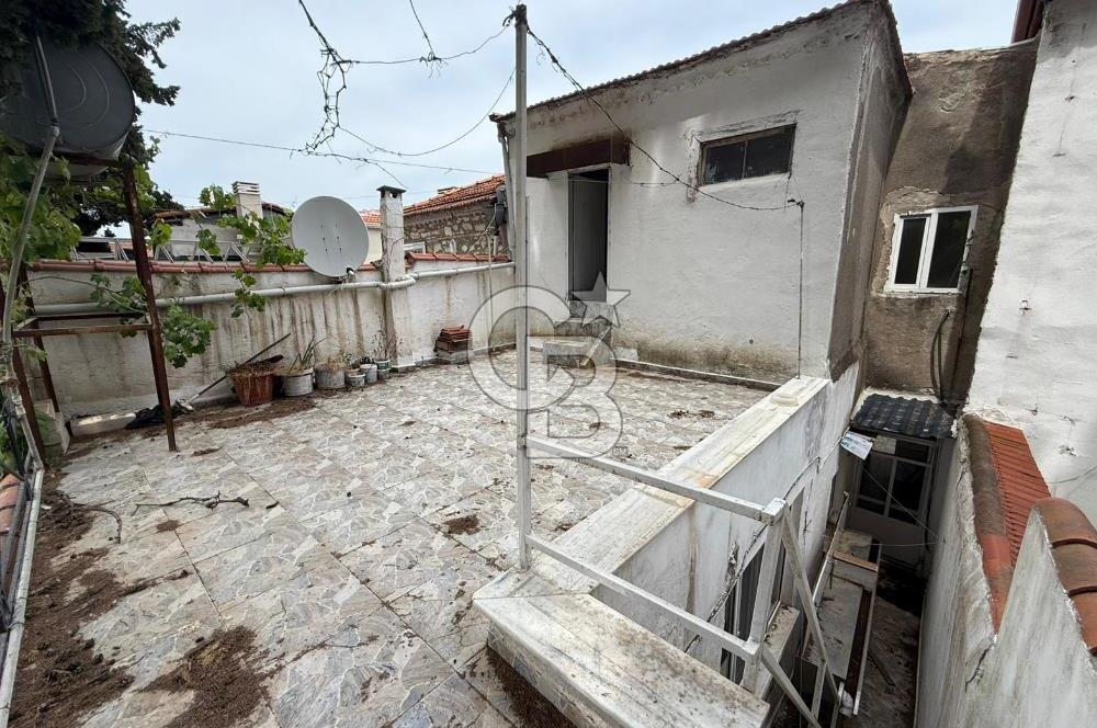 Urla Sanat sokağında Kiralık tarihi Taş konak 