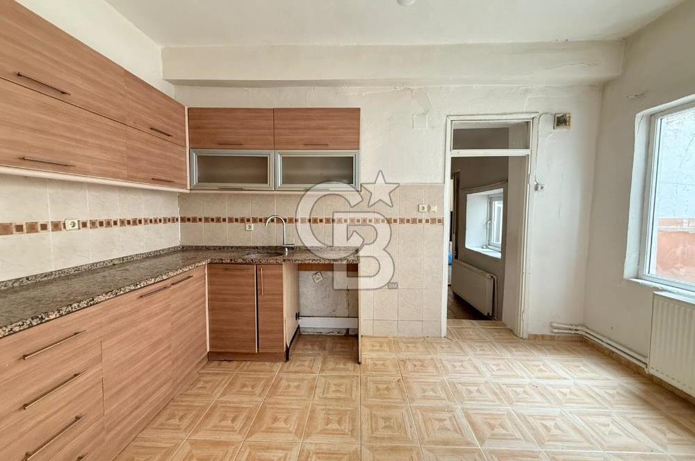 Urla Sanat sokağında Kiralık tarihi Taş konak 