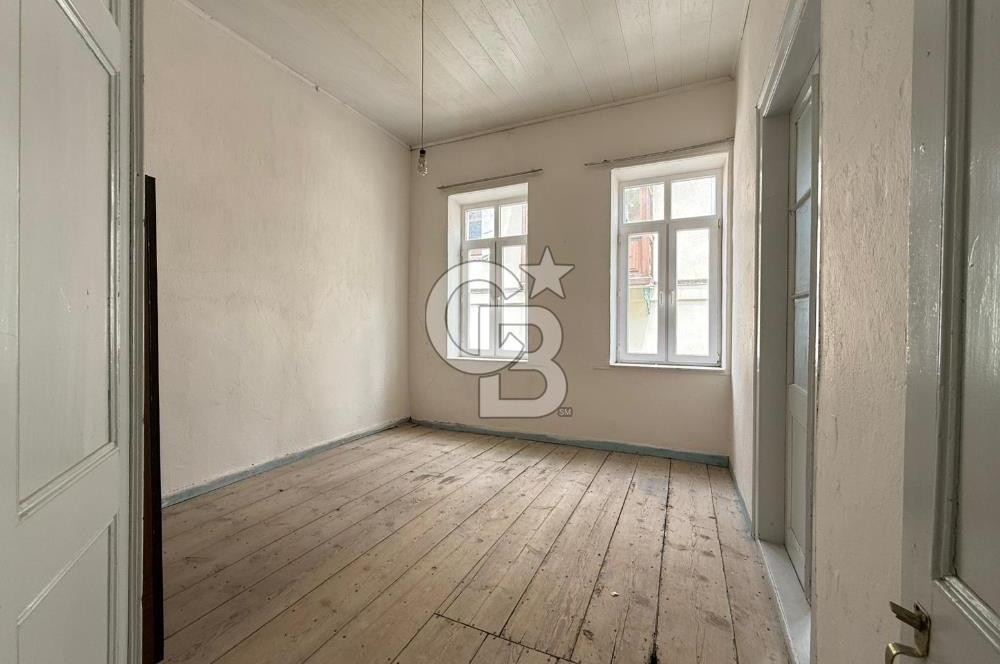 Urla Sanat sokağında Kiralık tarihi Taş konak 
