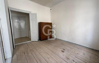Urla Sanat sokağında Kiralık tarihi Taş konak 