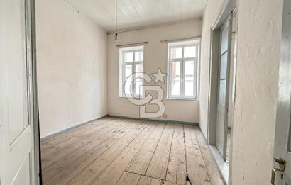 Urla Sanat sokağında Kiralık tarihi Taş konak 