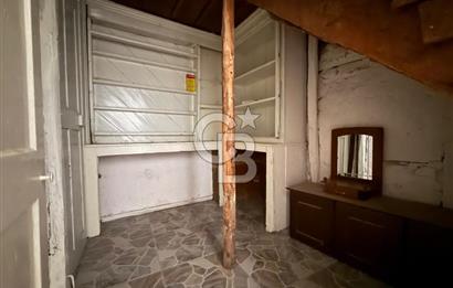 Urla Sanat sokağında Kiralık tarihi Taş konak 