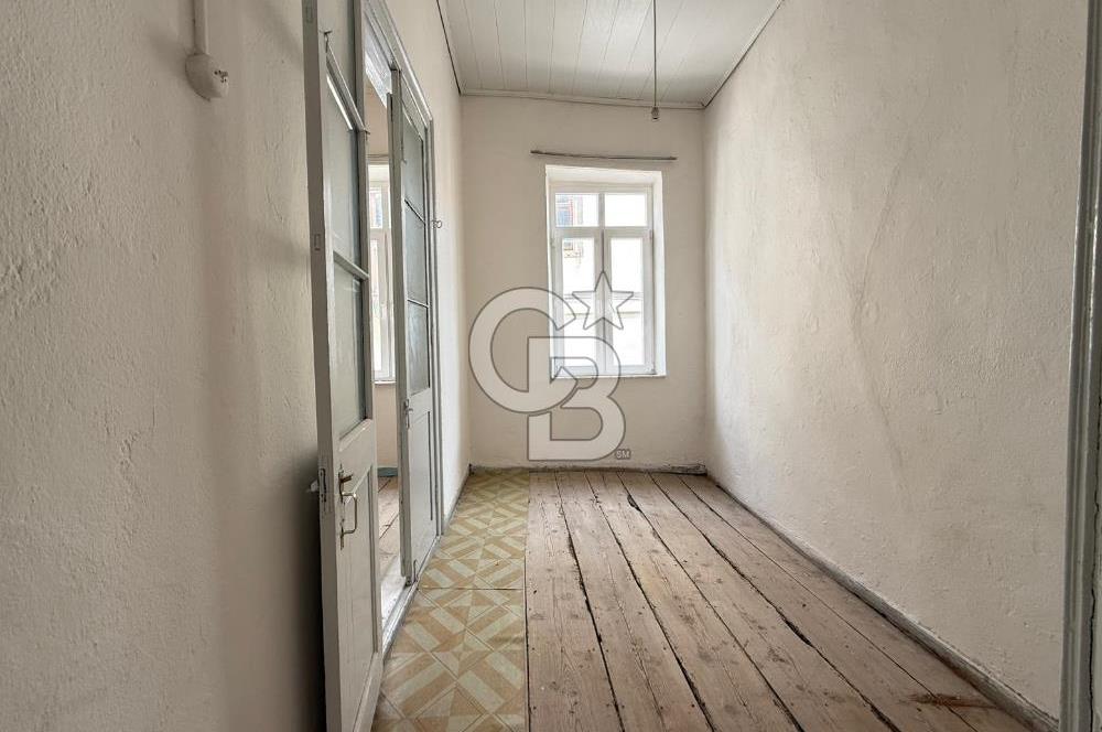 Urla Sanat sokağında Kiralık tarihi Taş konak 