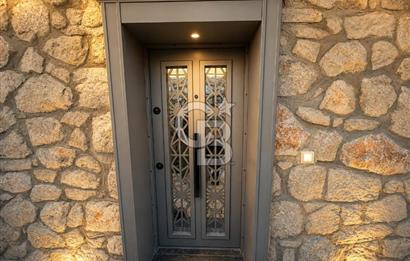 MUSELAND-FETHİYE YAKACIK TA 1303 M2 İÇİNDE SATILIK TAŞ VİLLA