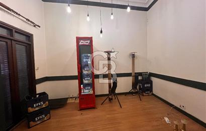 KARŞIYAKANIN TARİHİNE TANIKLIK ETMİŞ BİR YALI KÖŞK