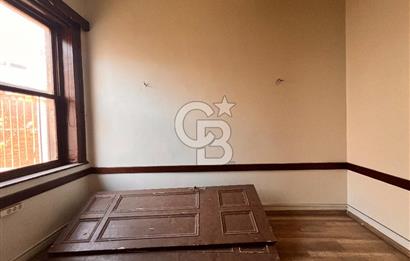 KARŞIYAKANIN TARİHİNE TANIKLIK ETMİŞ BİR YALI KÖŞK
