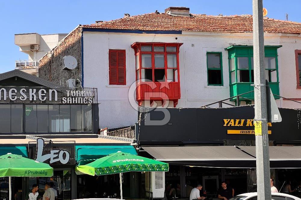 KARŞIYAKANIN TARİHİNE TANIKLIK ETMİŞ BİR YALI KÖŞK