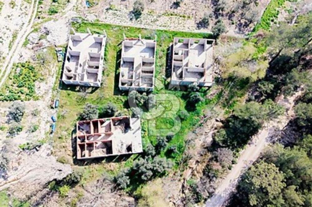 BORNOVA YAKAKÖYDE 2000M2 SATILIK TARLA