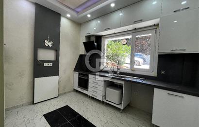 BÜYÜKÇEKMECE MERKEZDE HAVUZLU VİLLA