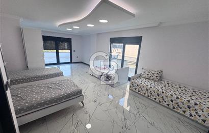 Gölcükte özel yapım müstakil 7+1 satılık tripleks villa