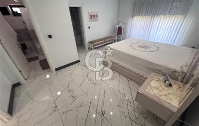Gölcükte özel yapım müstakil 7+1 satılık tripleks villa