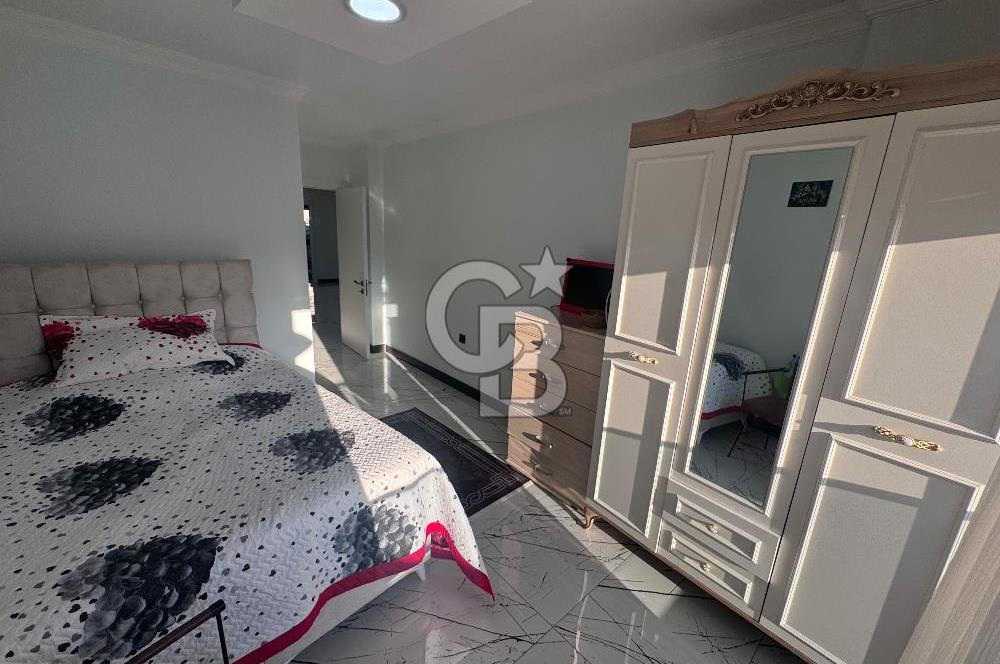 Gölcükte özel yapım müstakil 7+1 satılık tripleks villa