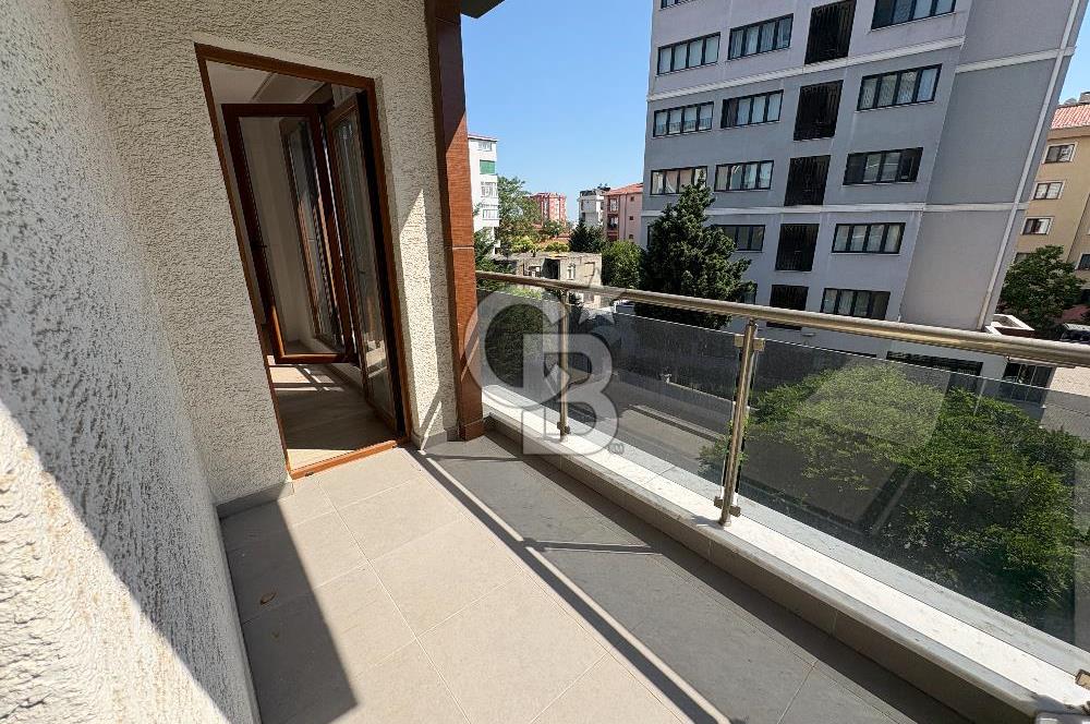 KARTAL KARLIKTEPE KATTA TEK SATILIK 3+1 DAİRE