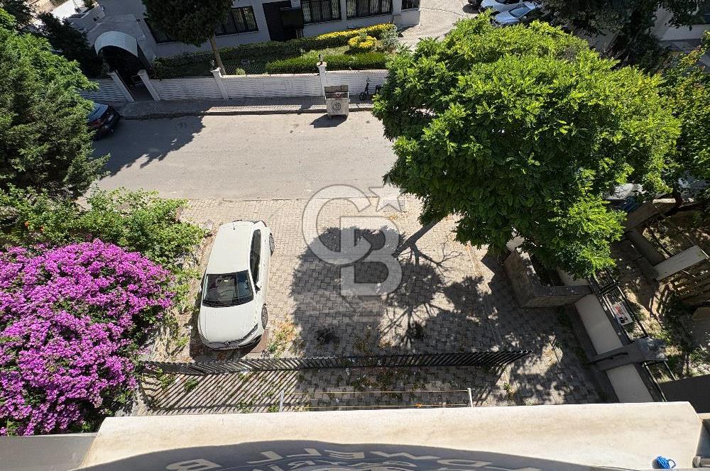 KARTAL KARLIKTEPE KATTA TEK SATILIK 3+1 DAİRE