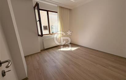 KARTAL KARLIKTEPE KATTA TEK SATILIK 3+1 DAİRE