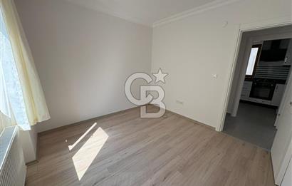 KARTAL KARLIKTEPE KATTA TEK SATILIK 3+1 DAİRE