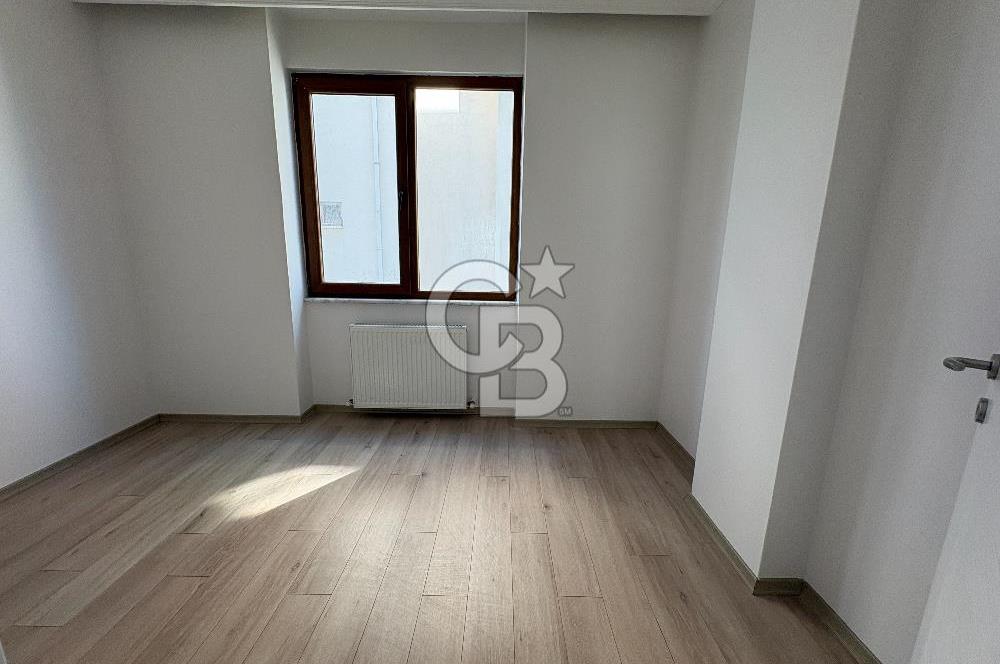 KARTAL KARLIKTEPE KATTA TEK SATILIK 3+1 DAİRE