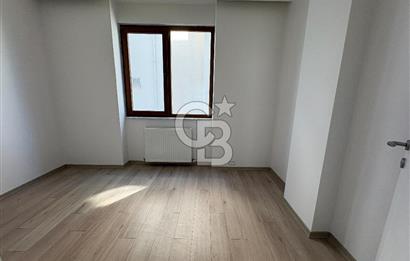 KARTAL KARLIKTEPE KATTA TEK SATILIK 3+1 DAİRE