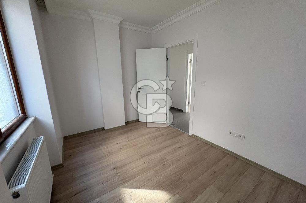 KARTAL KARLIKTEPE KATTA TEK SATILIK 3+1 DAİRE