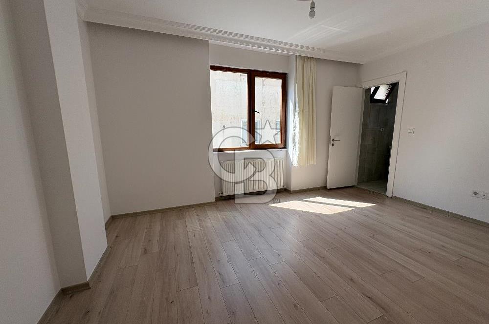KARTAL KARLIKTEPE KATTA TEK SATILIK 3+1 DAİRE