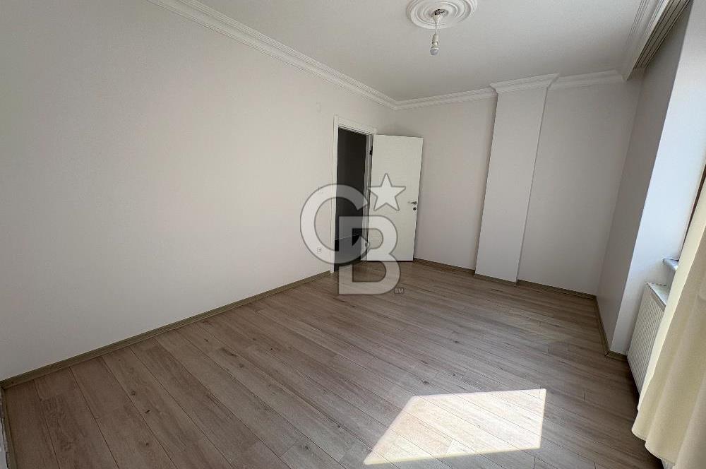 KARTAL KARLIKTEPE KATTA TEK SATILIK 3+1 DAİRE