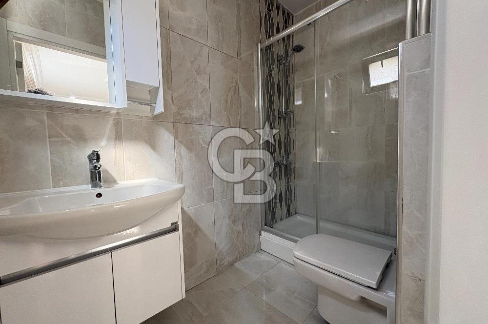 KARTAL KARLIKTEPE KATTA TEK SATILIK 3+1 DAİRE