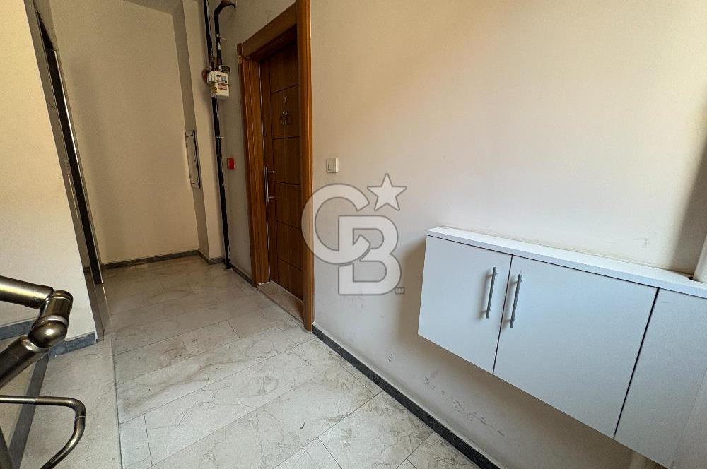 KARTAL KARLIKTEPE KATTA TEK SATILIK 3+1 DAİRE