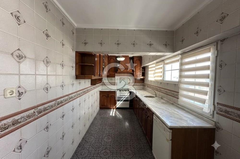 Sarımsaklıda 4+1 | 230 m² | 100 m² Teraslı Deniz Yakını Daire