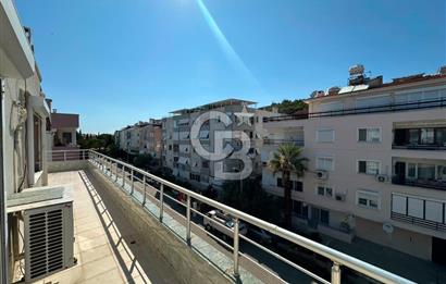 Sarımsaklıda 4+1 | 230 m² | 100 m² Teraslı Deniz Yakını Daire