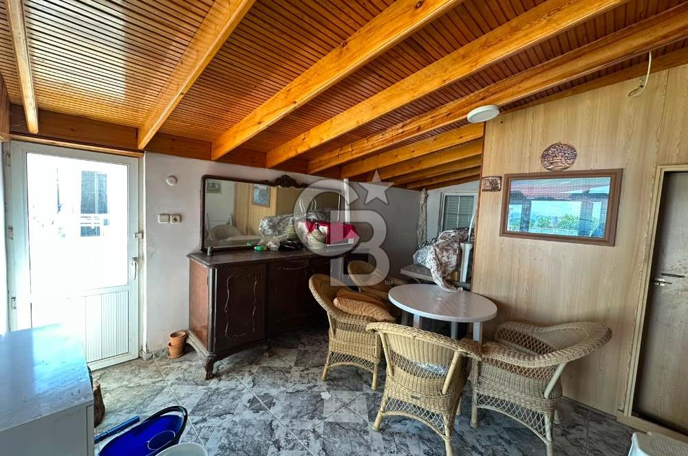 Sarımsaklıda 4+1 | 230 m² | 100 m² Teraslı Deniz Yakını Daire