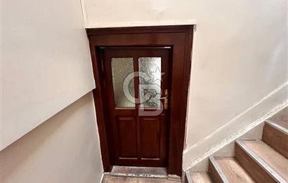 KARŞIYAKANIN TARİHİNE TANIKLIK ETMİŞ BİR YALI KÖŞK