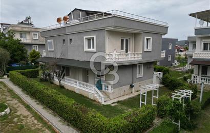 Teos Marina Karşısı Site İçinde Havuzlu 3+1 Kiralık Villa