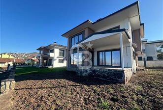 BAŞİSKELE'DE HAVUZLU SİTE İÇİ SIFIR 3+1 ÇATI DUBLEKS DAİRE - 12 - 362718