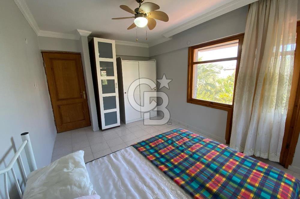Dikili'de Satılık Plaja Yürüme Mesafesinde 7+3 Harika Eşyalı Villa