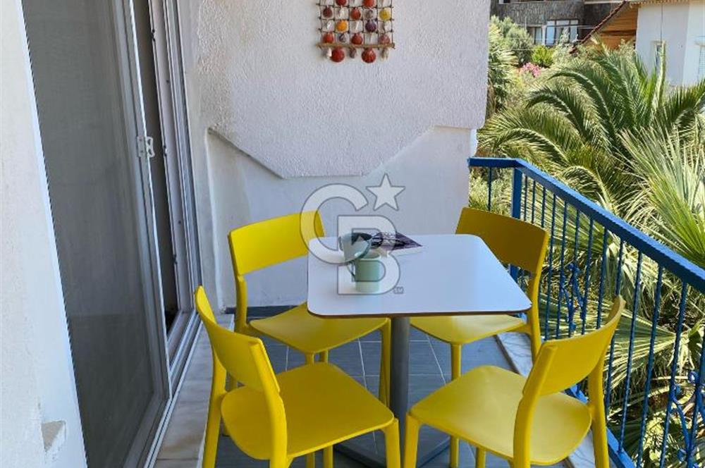 Dikili'de Satılık Plaja Yürüme Mesafesinde 7+3 Harika Eşyalı Villa