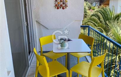 Dikili'de Satılık Plaja Yürüme Mesafesinde 7+3 Harika Eşyalı Villa