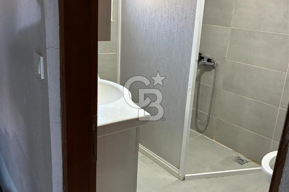 Dikili'de Satılık Plaja Yürüme Mesafesinde 7+3 Harika Eşyalı Villa