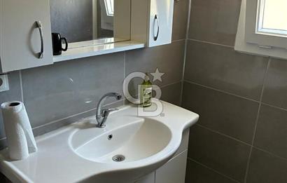 Dikili'de Satılık Plaja Yürüme Mesafesinde 7+3 Harika Eşyalı Villa