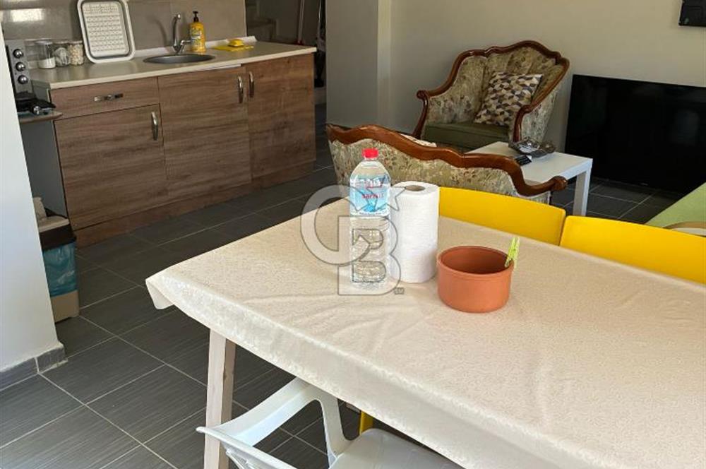 Dikili'de Satılık Plaja Yürüme Mesafesinde 7+3 Harika Eşyalı Villa