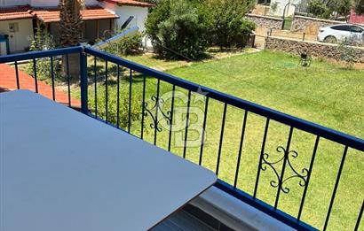 Dikili'de Satılık Plaja Yürüme Mesafesinde 7+3 Harika Eşyalı Villa
