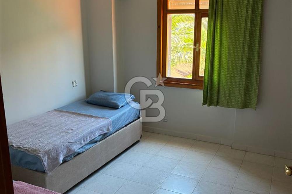 Dikili'de Satılık Plaja Yürüme Mesafesinde 7+3 Harika Eşyalı Villa