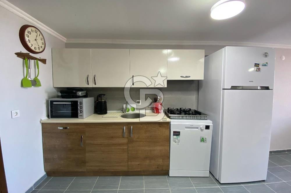Dikili'de Satılık Plaja Yürüme Mesafesinde 7+3 Harika Eşyalı Villa