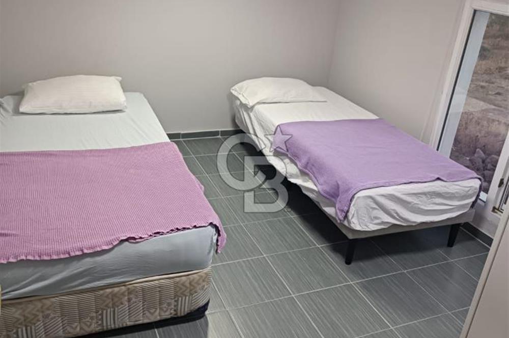 Dikili'de Satılık Plaja Yürüme Mesafesinde 7+3 Harika Eşyalı Villa