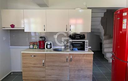Dikili'de Satılık Plaja Yürüme Mesafesinde 7+3 Harika Eşyalı Villa