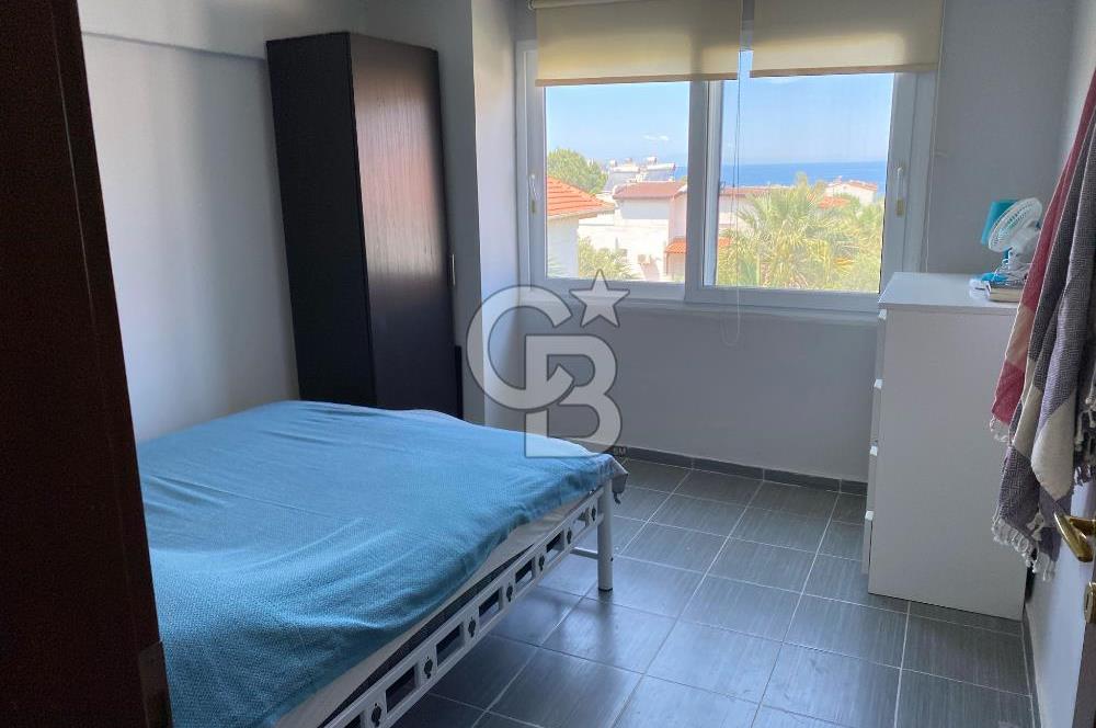 Dikili'de Satılık Plaja Yürüme Mesafesinde 7+3 Harika Eşyalı Villa
