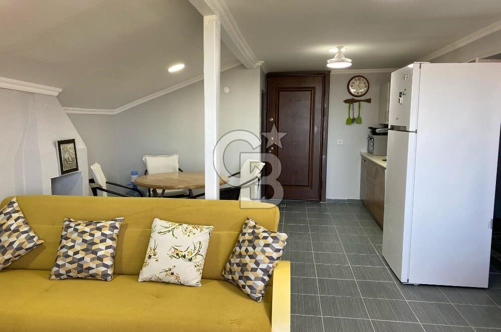 Dikili'de Satılık Plaja Yürüme Mesafesinde 7+3 Harika Eşyalı Villa