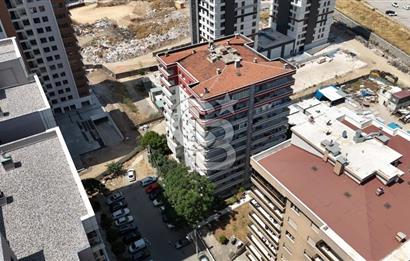 FOLKART YAKA EVLERİ KARŞISI TOPLAM 400M2 KULLANIM ALANI OLAN DÜKKAN